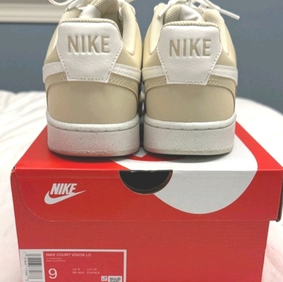 NIKE Men's Court Vision Low Sneaker Kaki US Mens Size 9 - Picture 6 of 8